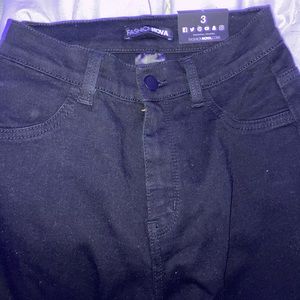 Super flattering Fashion Nova Well Played Jeans!